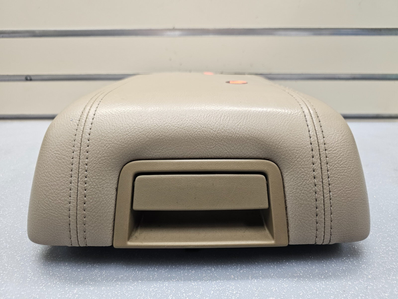🔥04-08 FORD F150 LARIAT FLOOR CENTER CONSOLE COLUMN SHIFT ARM REST LID TOP TAN