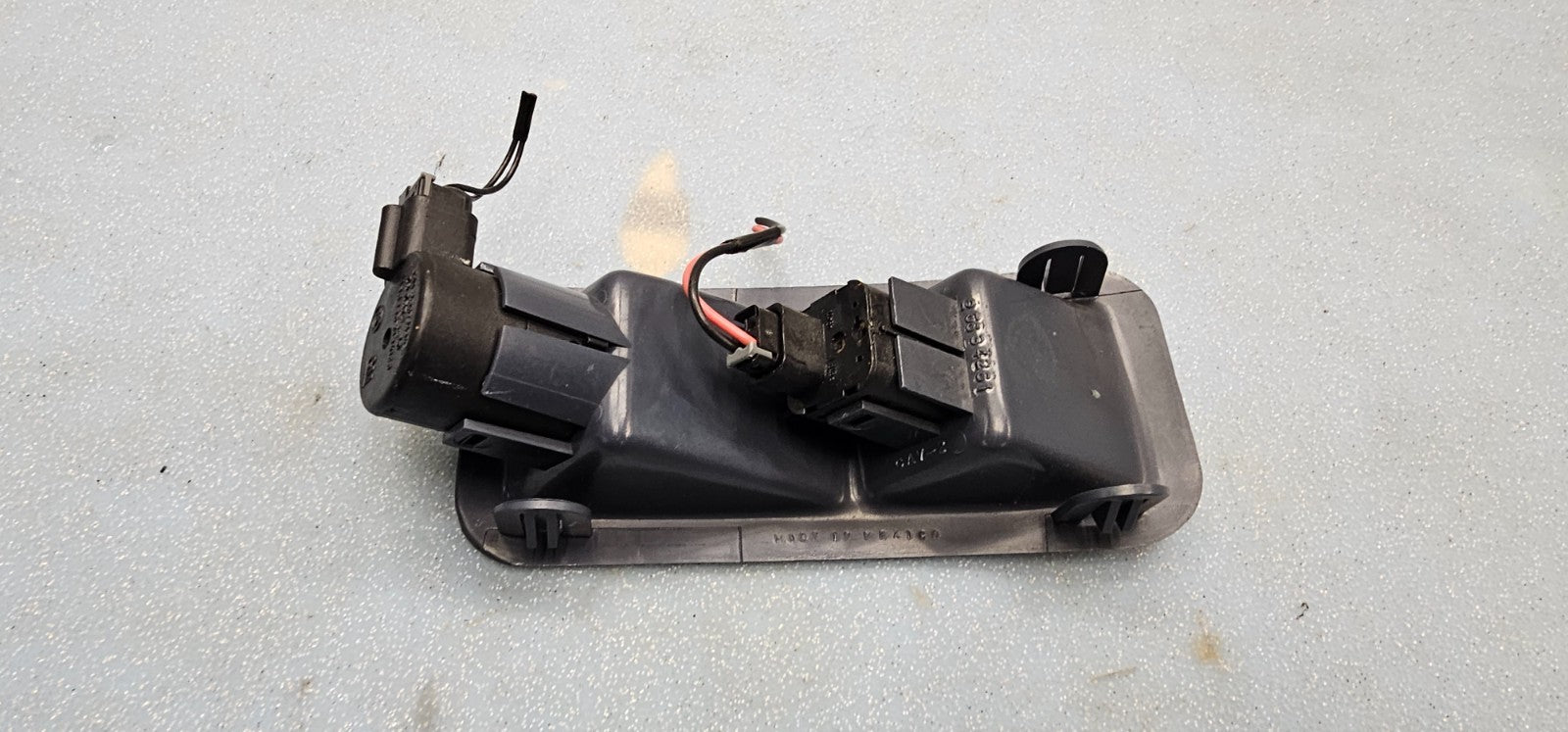 🔥97-05 BUICK PARK AVENUE FUEL AND TRUNK SWITCH Assembly Black OEM