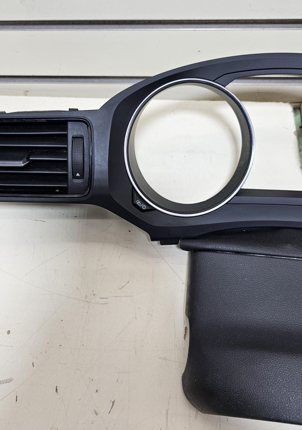 🔥11-14 Volkswagen Jetta Speedometer Instrument Cluster Dash Bezel Air Vent Trim