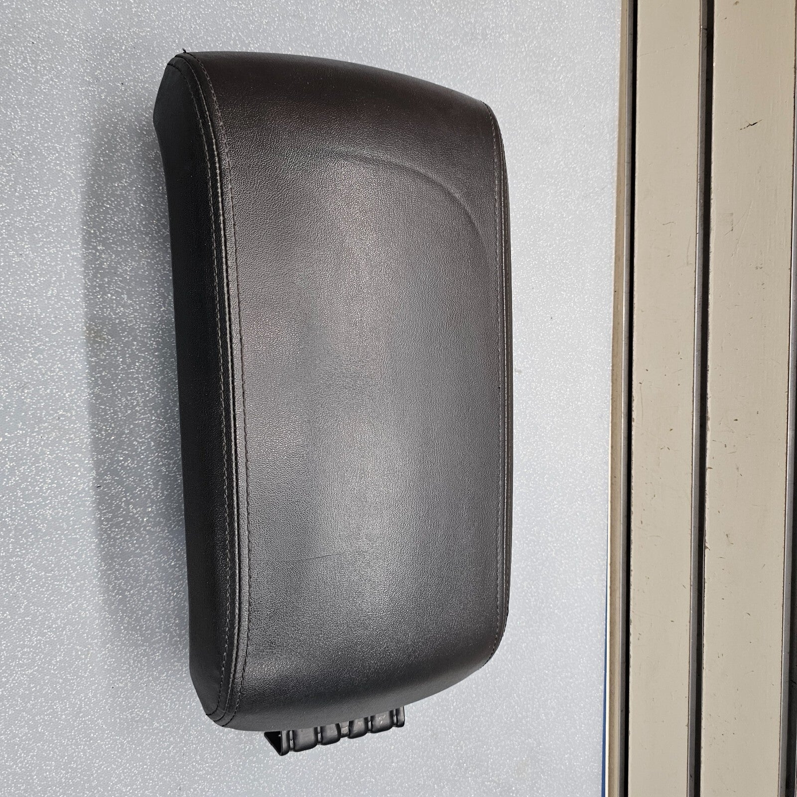 07-10 Lincoln MKX Console Lid Pull Cover Top Pad Leather Arm Rest Assembly Black