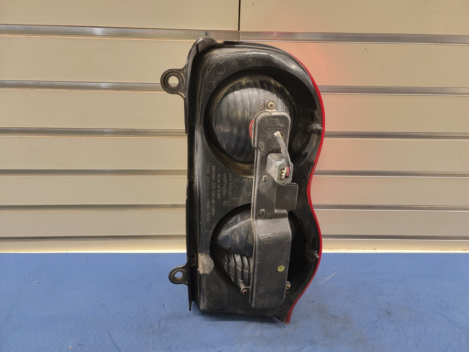 🔥2004-2009 Dodge Durango driver Side Lens and Housing Tail Light Lamp