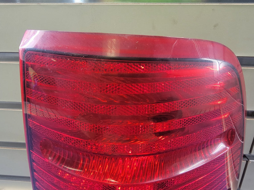 🔥2002-2005 Ford Explorer Right Passenger Side Tail Light Lamp Assembly Chrome