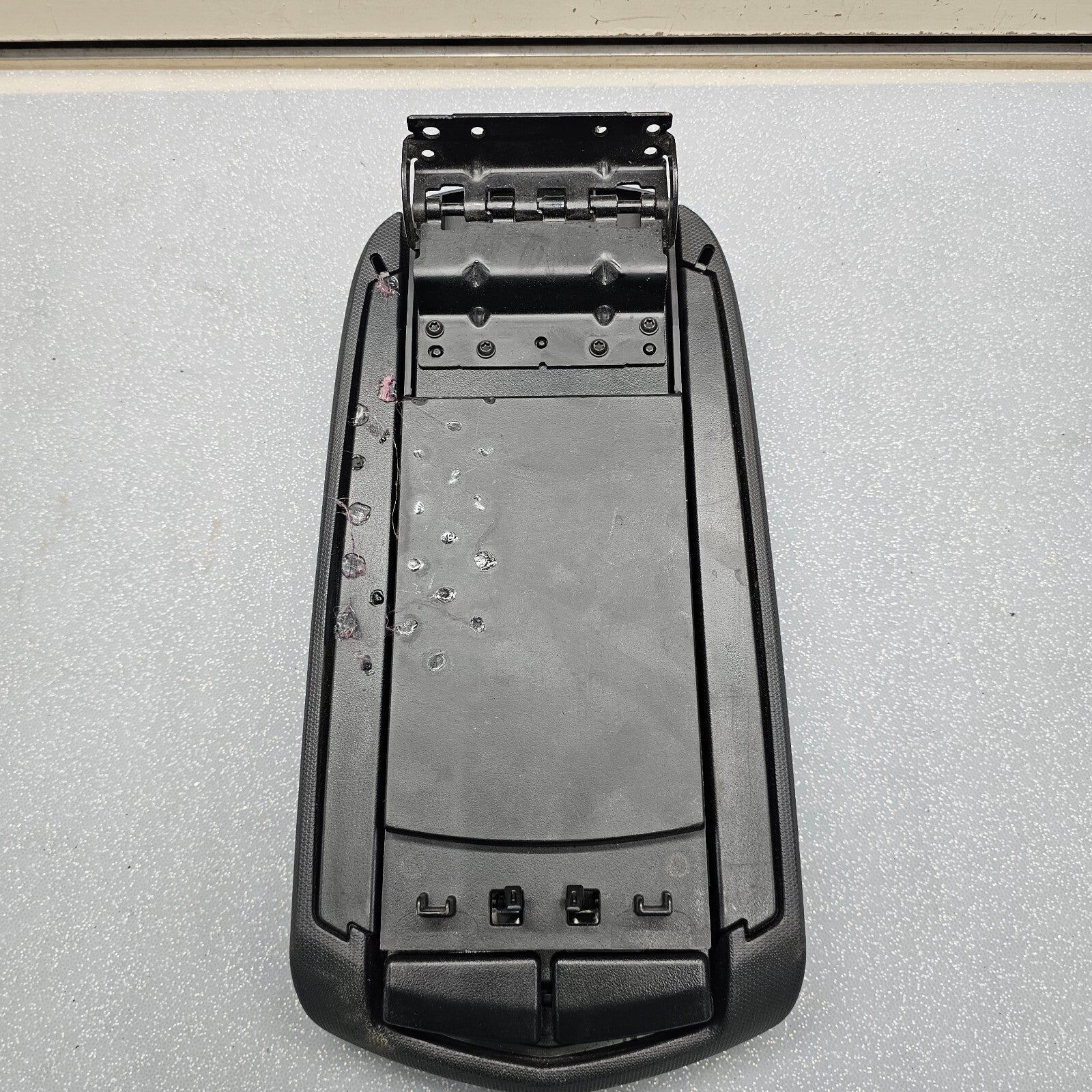 🔥07-10 Chrysler Sebring Center Console Lid Armrest Storage Assembly Top Black