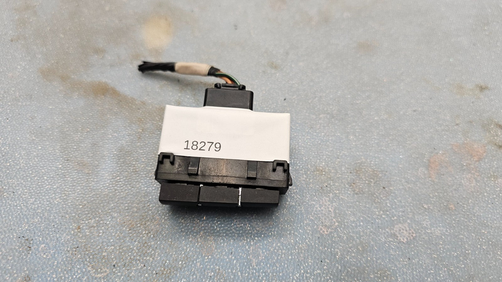 🔥06-09 Suzuki XL-7 Center Traction Information Display Locking Lock Switch