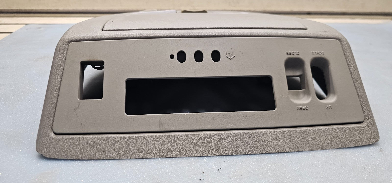 🔥04-08 Armada QX56 Overhead Console Dome Light Lamp Sun Roof Storage Tan