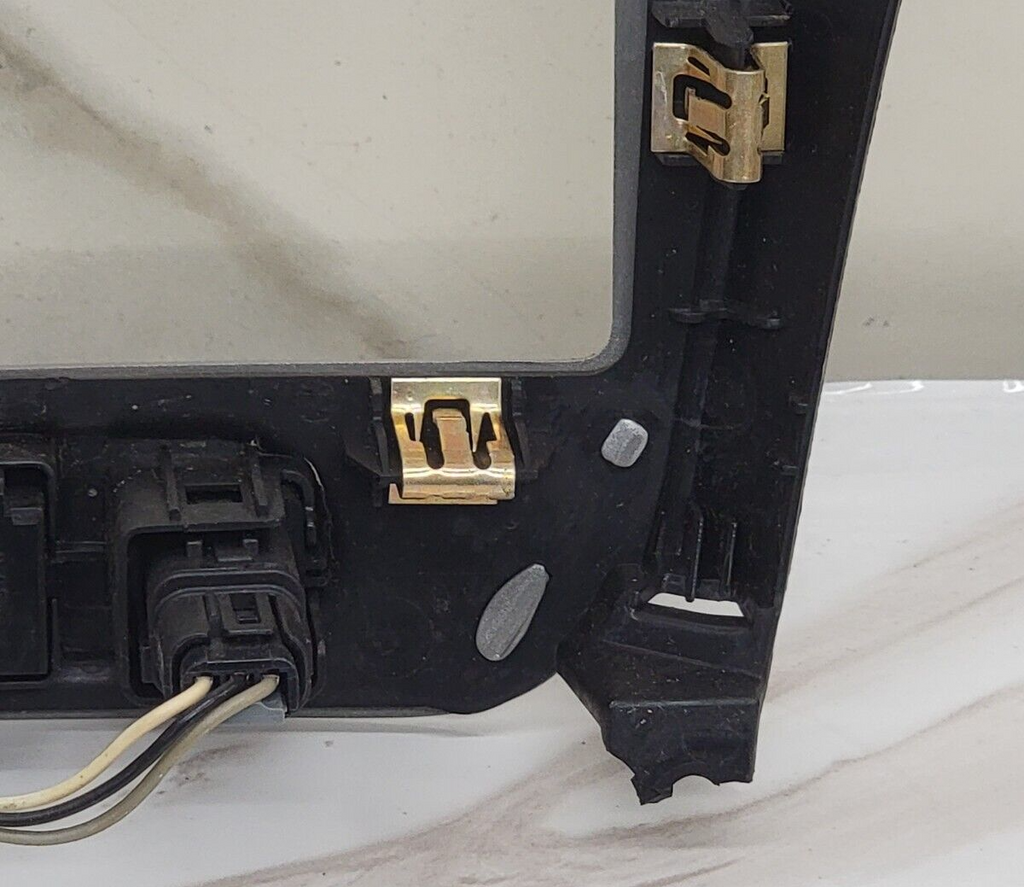 🔥08-12 Chevy MALIBU Center Dash Radio Bezel Panel Trim Clip broken screwhold B8