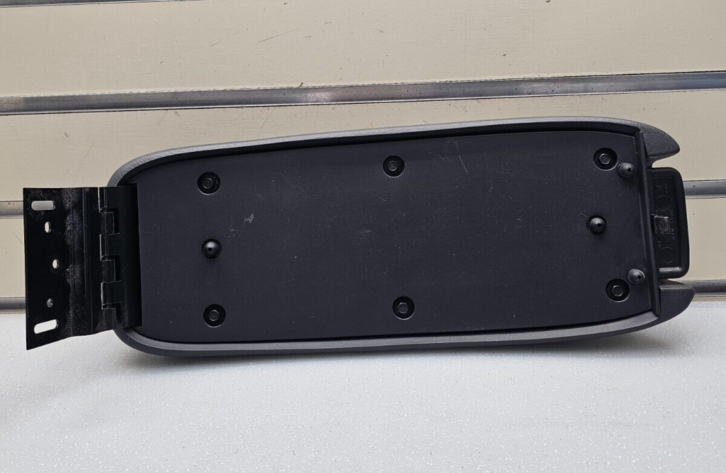 98-04 Chevy BLAZER S10 JIMMY SONOMA Center Console Armrest Cover Lid GRAPHITE L7