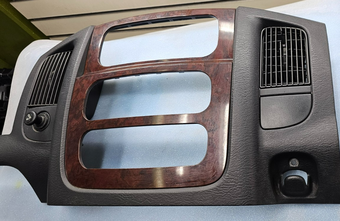 🔥02-05 Dodge RAM Dash RADIO Audio Stereo Bezel Climate Panel Black/Wood B10