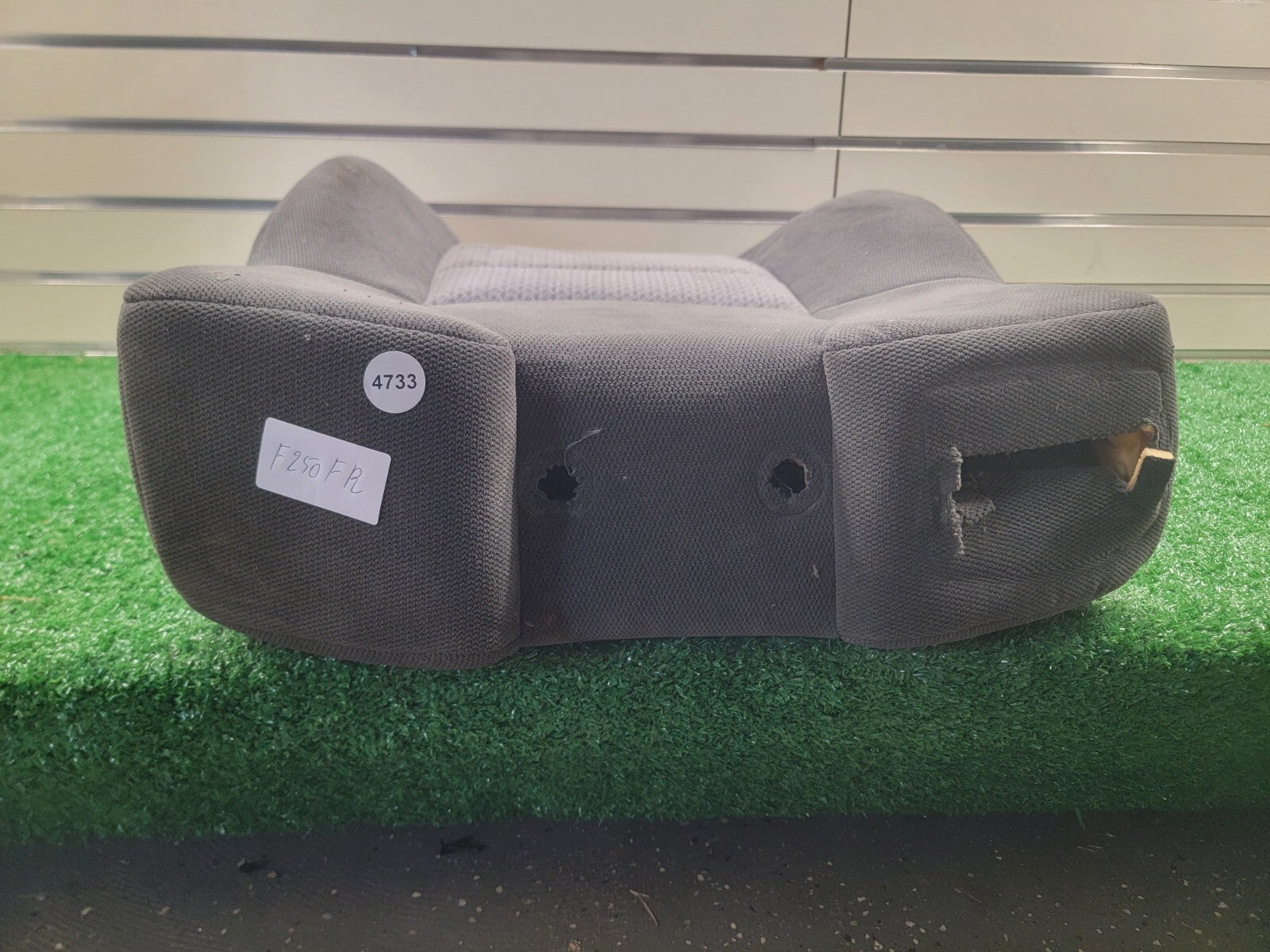 03-05 Ford F250 Super Duty Extended upper seat cushion front right cloth grey