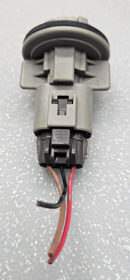 06-15 Nissan Pathfinder Frontier Xtera Headlight Bulb Plastic Retainer Assembly