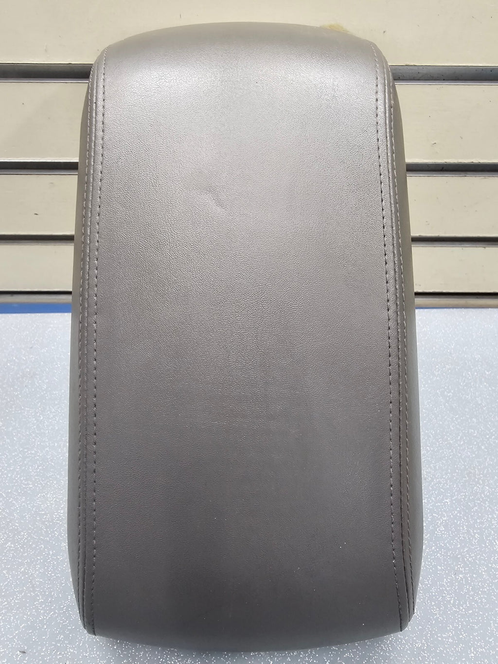 🔥07-10 Edge Center Console Lid Top Pad Leather Armrest Storage Assembly DK Gray