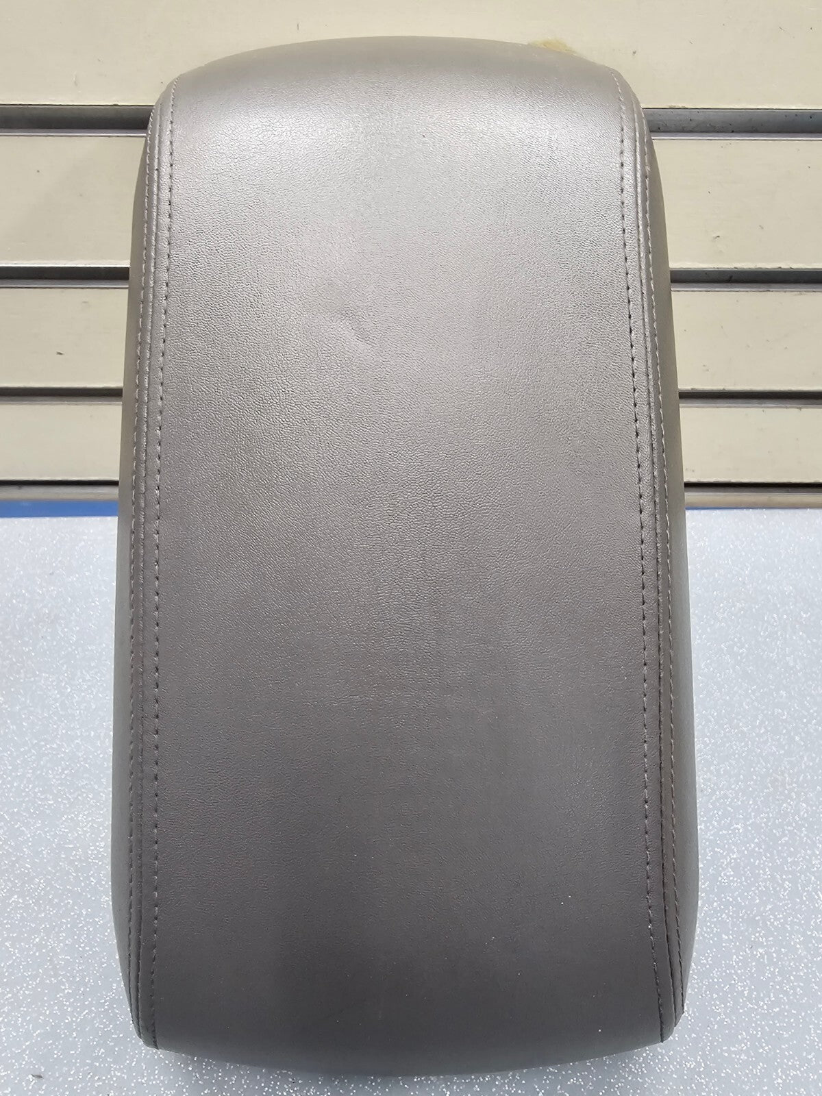 🔥07-10 Edge Center Console Lid Top Pad Leather Armrest Storage Assembly DK Gray