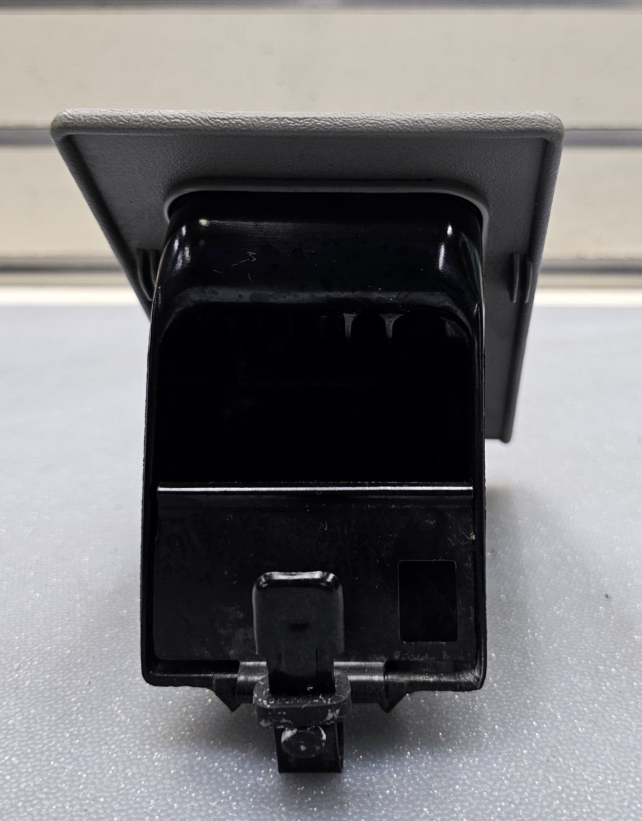 🔥95-98 CHEVY GMC SILVERADO YUKON TAHOE C/K Lighter Port Ashtray ash tray GRAY