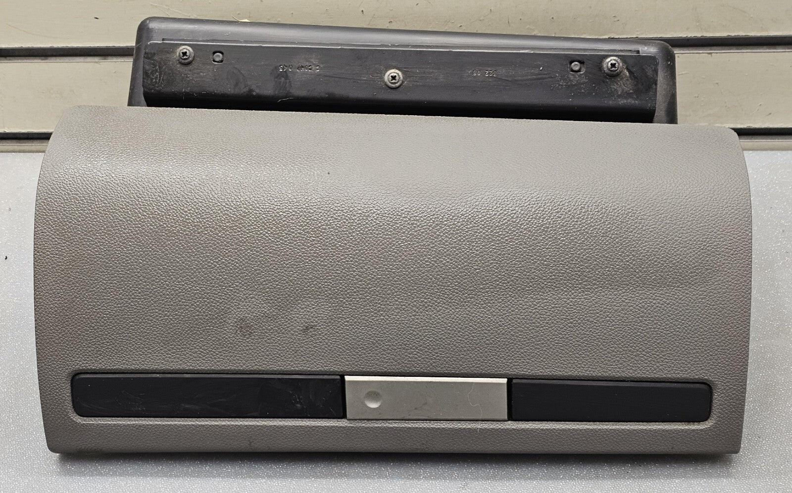 🔥07-13 Silverado SIERRA Dash UPPER GLOVE BOX Storage Compartment Door Tan OEM