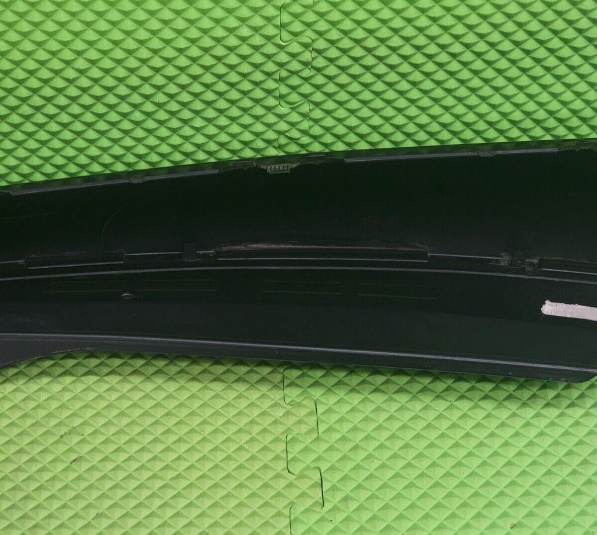 🔥2007-2014 CADILLAC ESCALADE REAR PASSENGER SIDE PILLAR PANEL TRIM COVER BLACK