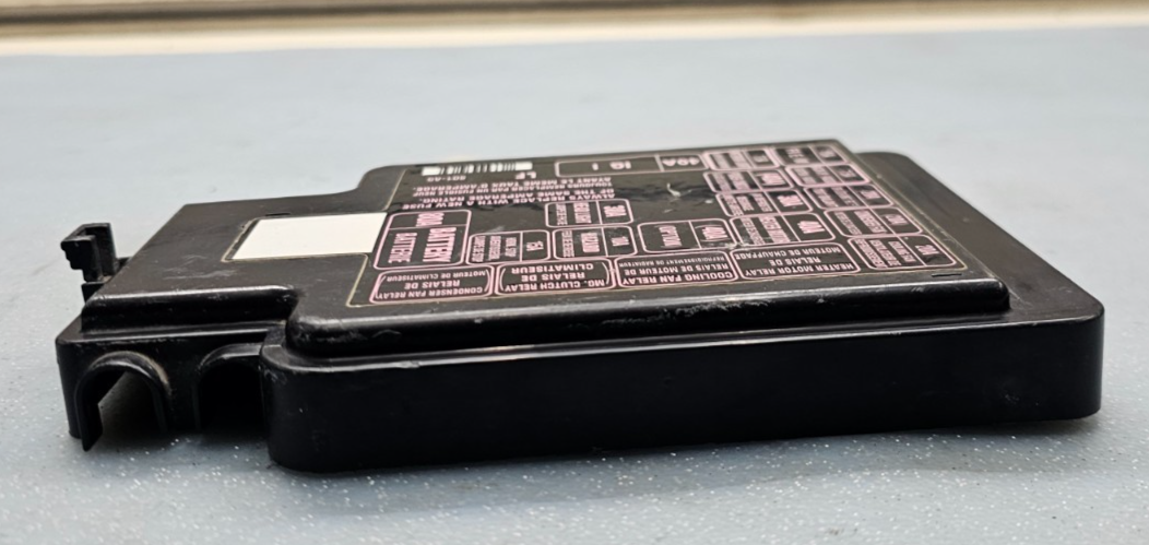 🔥1997-2001 Honda CR-V Under the Hood Fuse Relay Box Lid Cover Black OEM