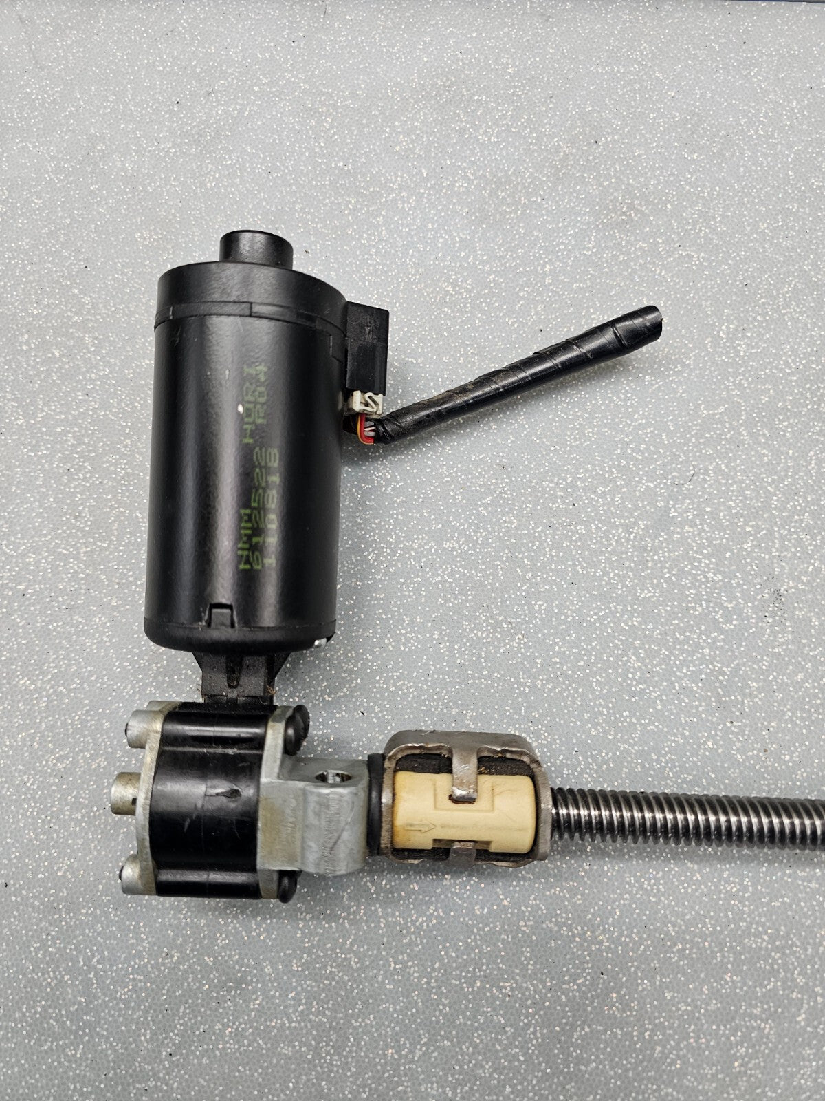 08-15 Nissan Titan driver seat forward back adjustment motor Assembly NON MEMORY