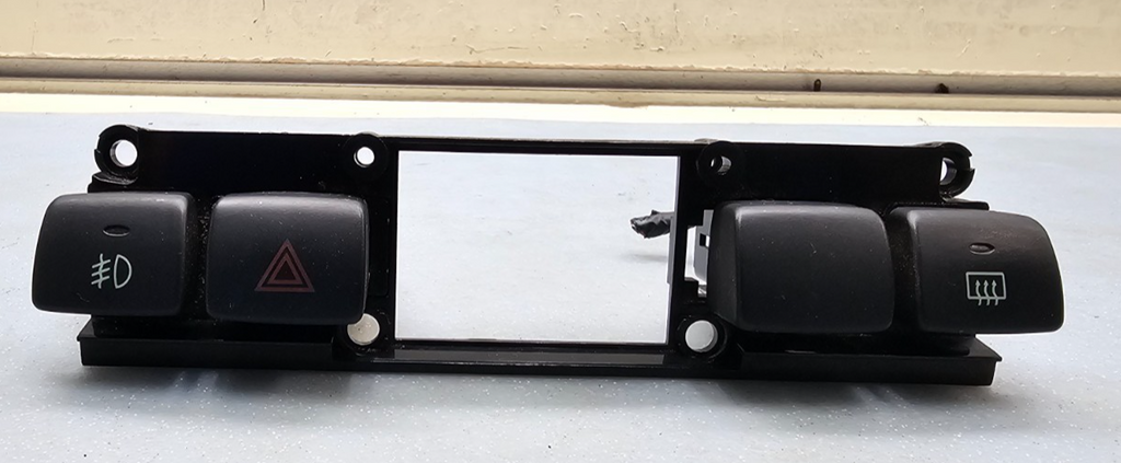 🔥01-06 HYUNDAI SANTA FE HAZARD SWITCH BUTTON PANEL BEZEL ASSEMBLY BLACK OEM