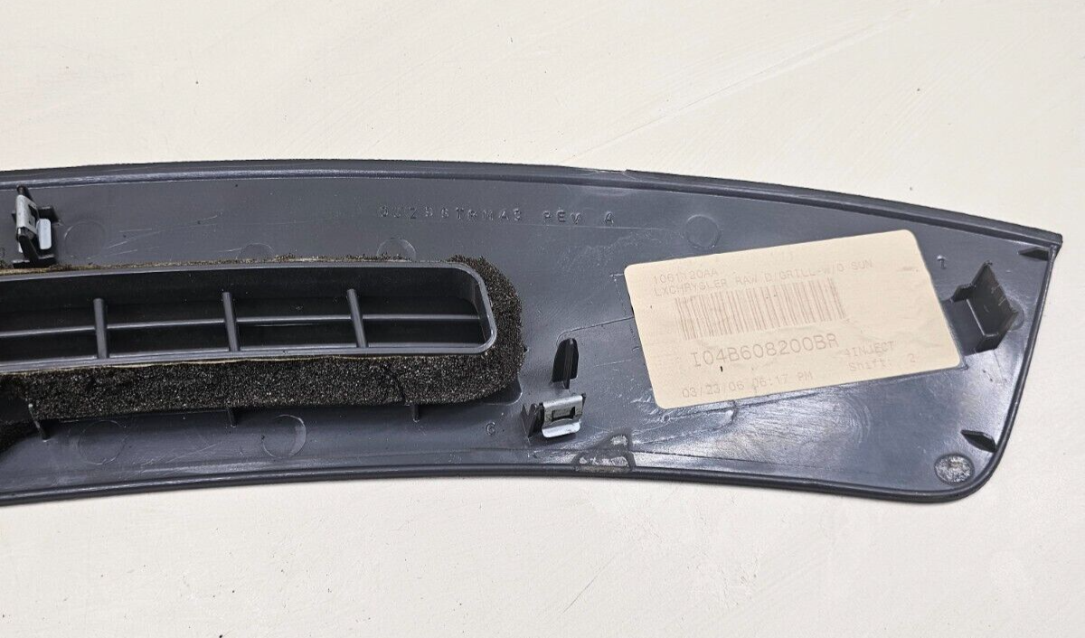 🔥05-07 CHRYSLER 300 UPPER DASHBOARD DASH PAD TRIM DEFROST PANEL BLACK OEM DP5