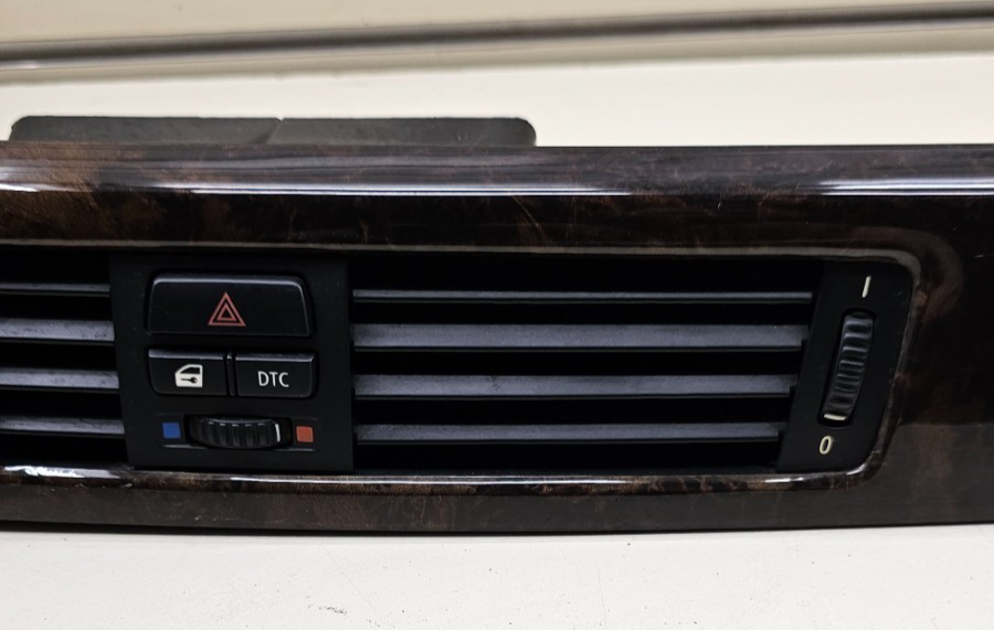 06-13 BMW E90 E92 FRONT RIGHT PASSENGER DASH TRIM PANEL VENT WALNUT WOODGRAIN