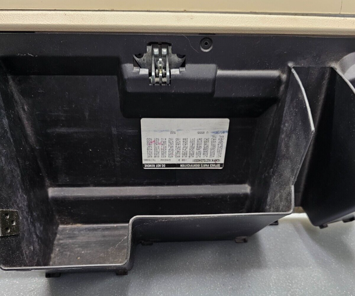 🔥99-06 SILVERADO SIERRA Dash GLOVE BOX Storage Compartment Door Assembly Tan G3