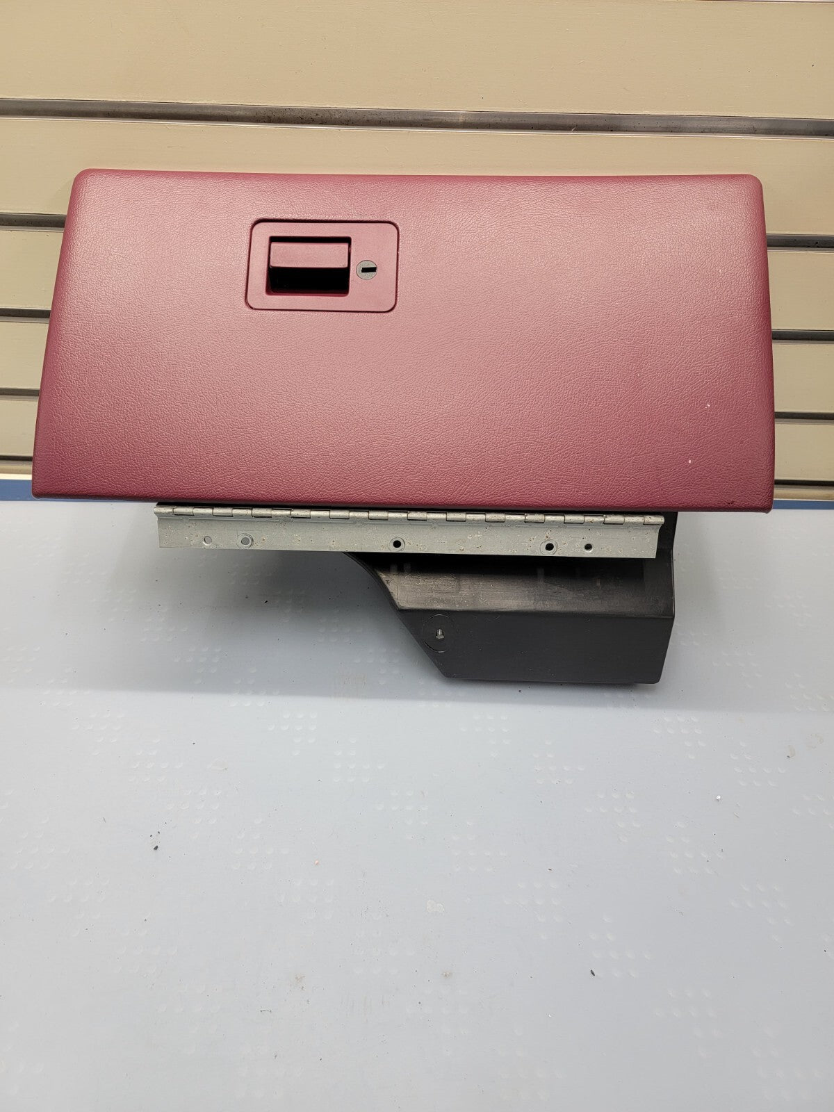 🔥1995-1997 Ford Crown Victoria Glove Box Burgundy w/ Hinge OEM 64269