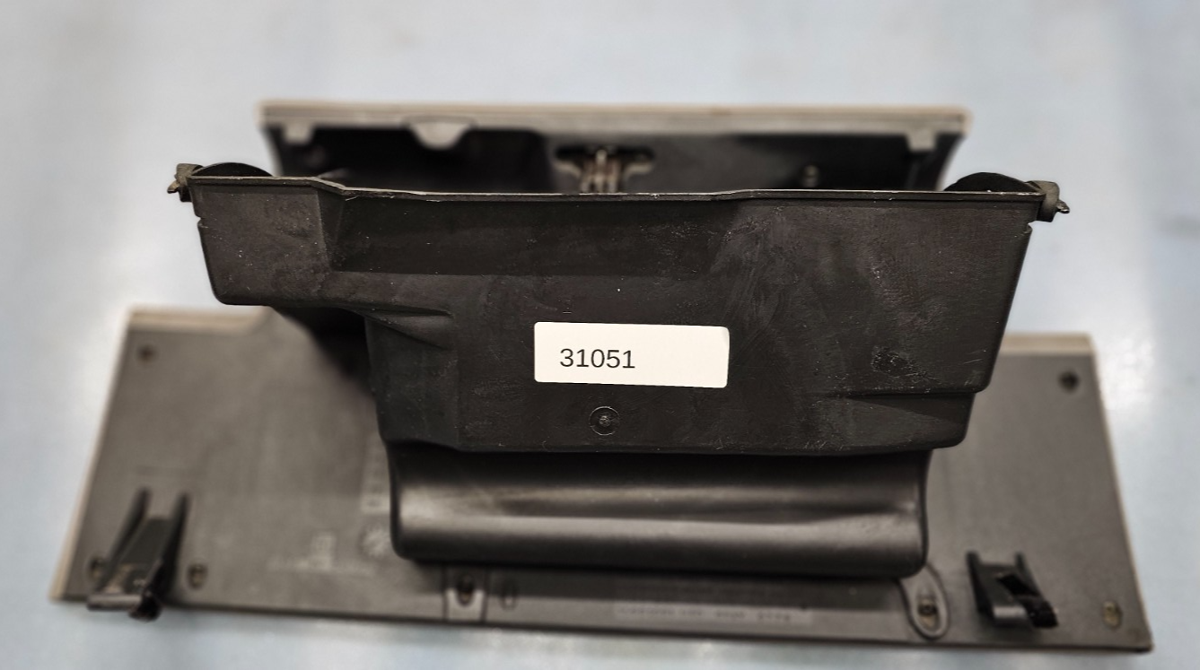 95-99 CHEVY GMC TRUCK SILVERADOC/K Glove Box Storage Compartment Assembly TAN G2