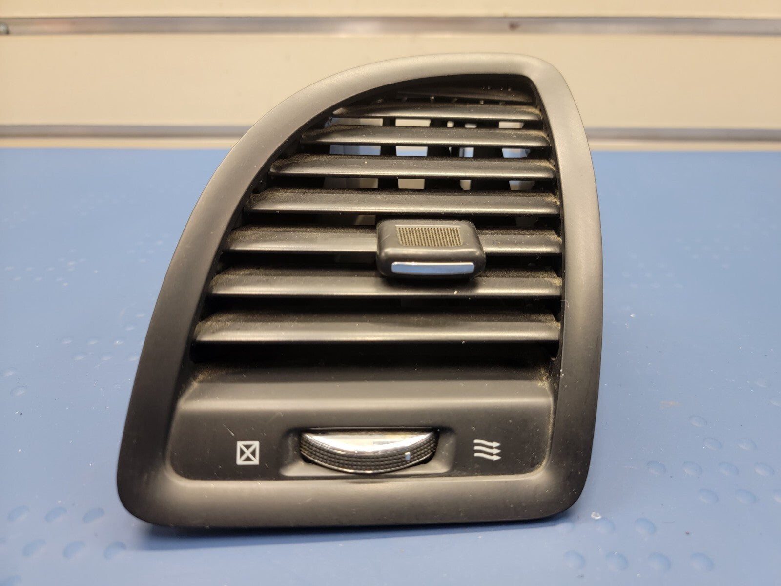 2012-2016 DODGE GRAND CARAVAN AIR VENT GRILL COVER