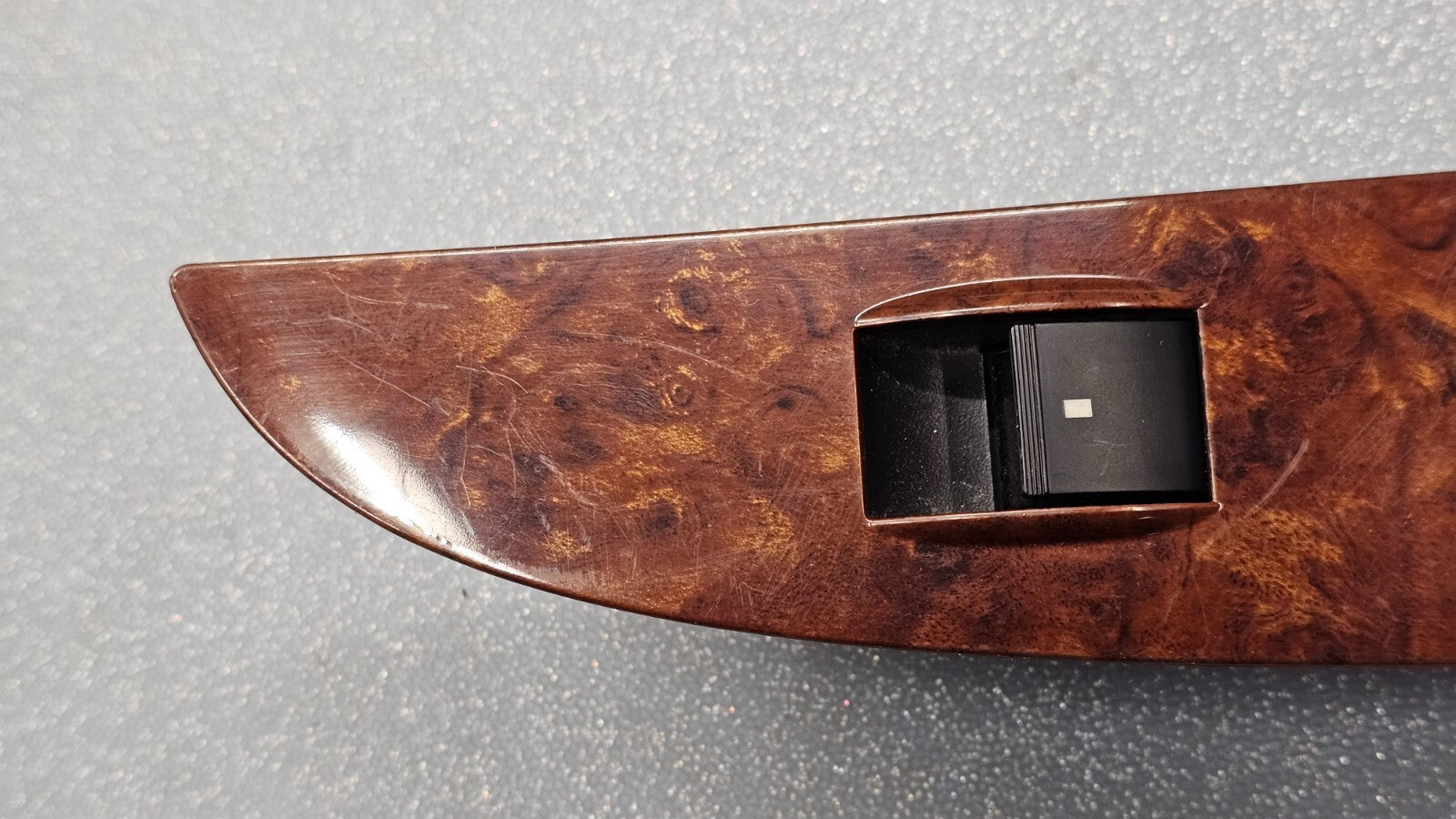 07-13 Suburban Yukon Rear Right Passenger Power Window Switch Assembly Wood WS5