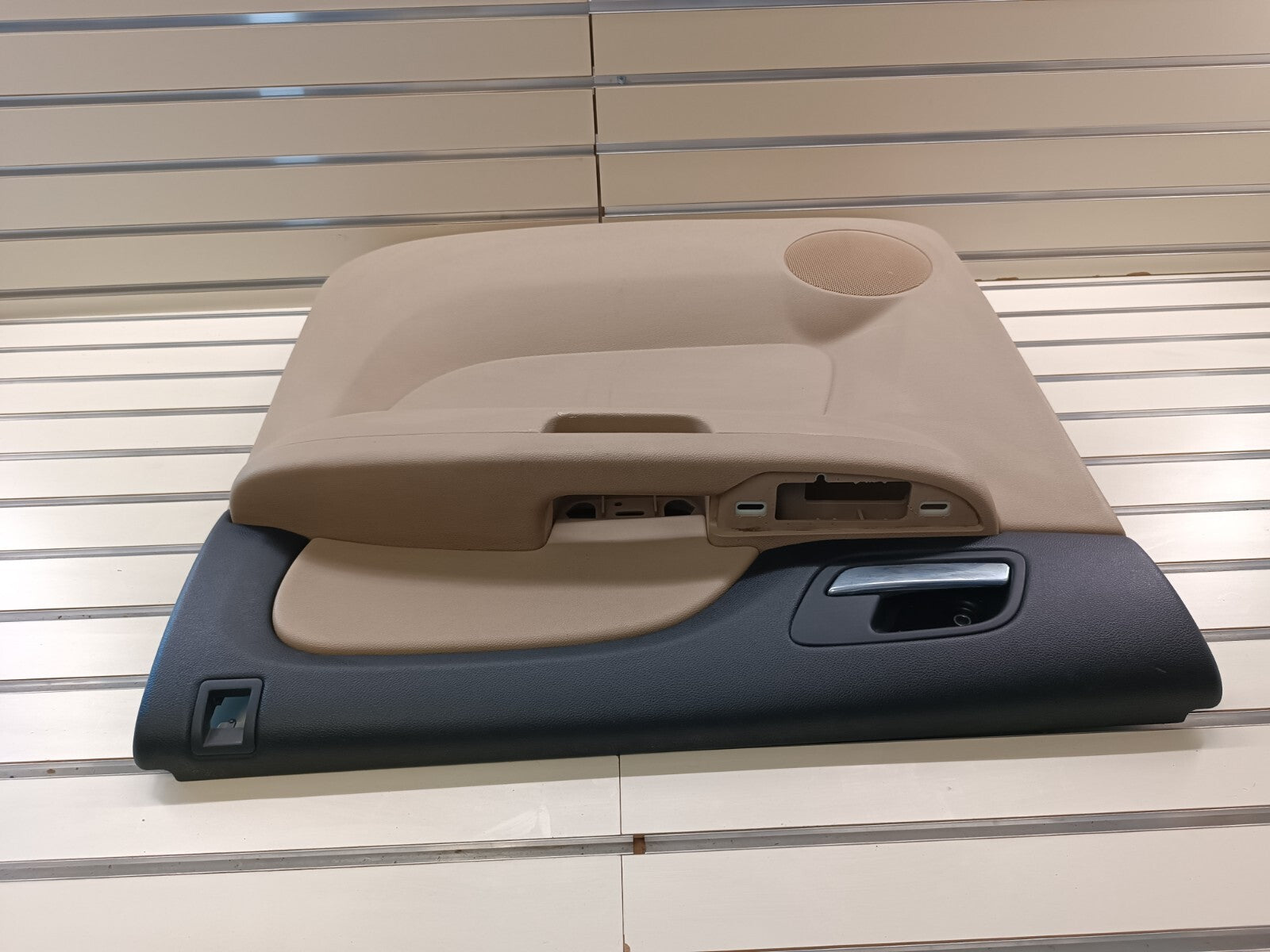 🔥07-13 CHEVY SILVERADO 1500  INTERIOR DOOR TRIM PANEL  BACK right TAN auto