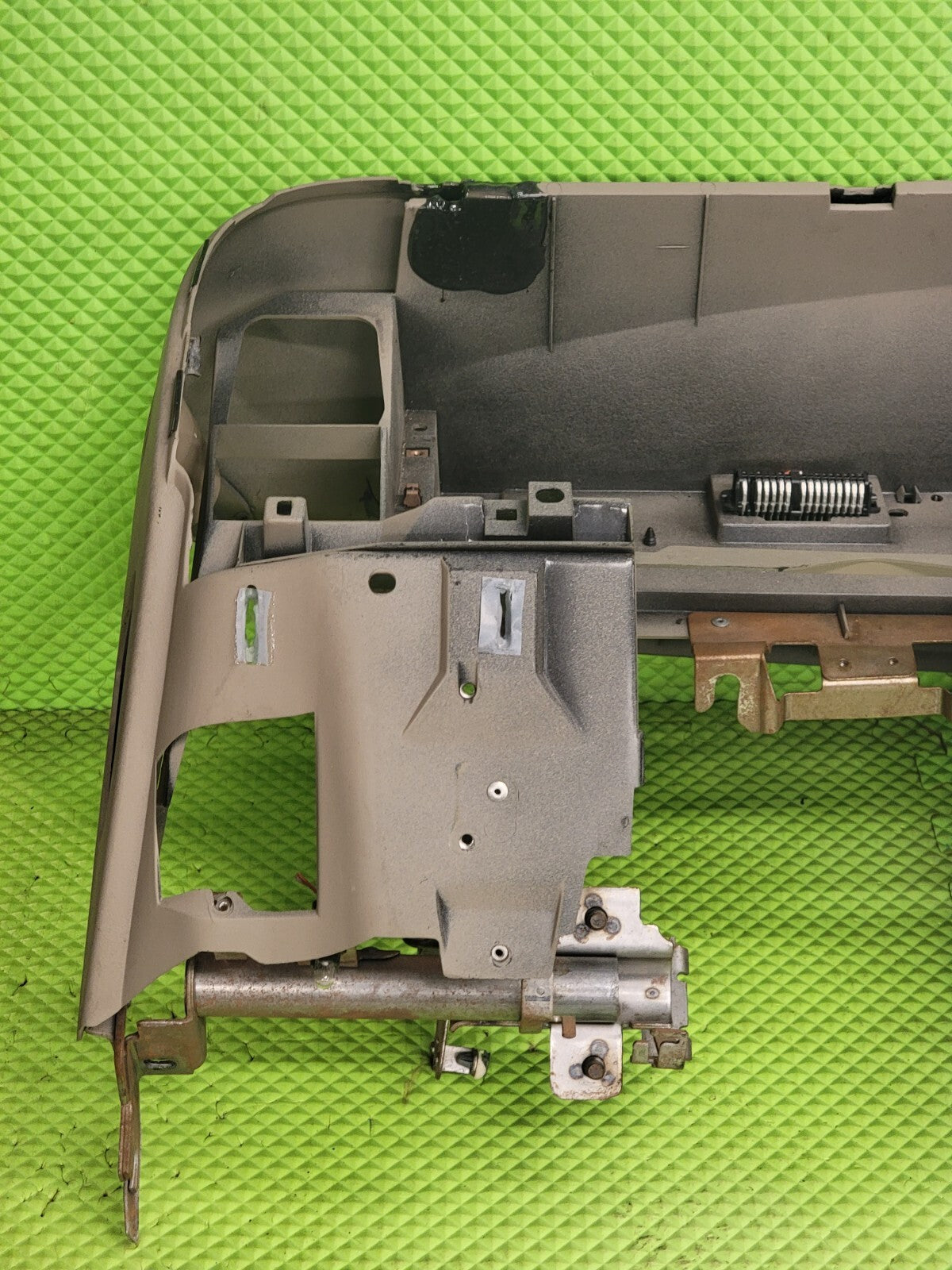 🔥95-99 CHEVY GMC SILVERADO CK Dashboard DASH CORE Frame Mount Assembly GRAY DB2
