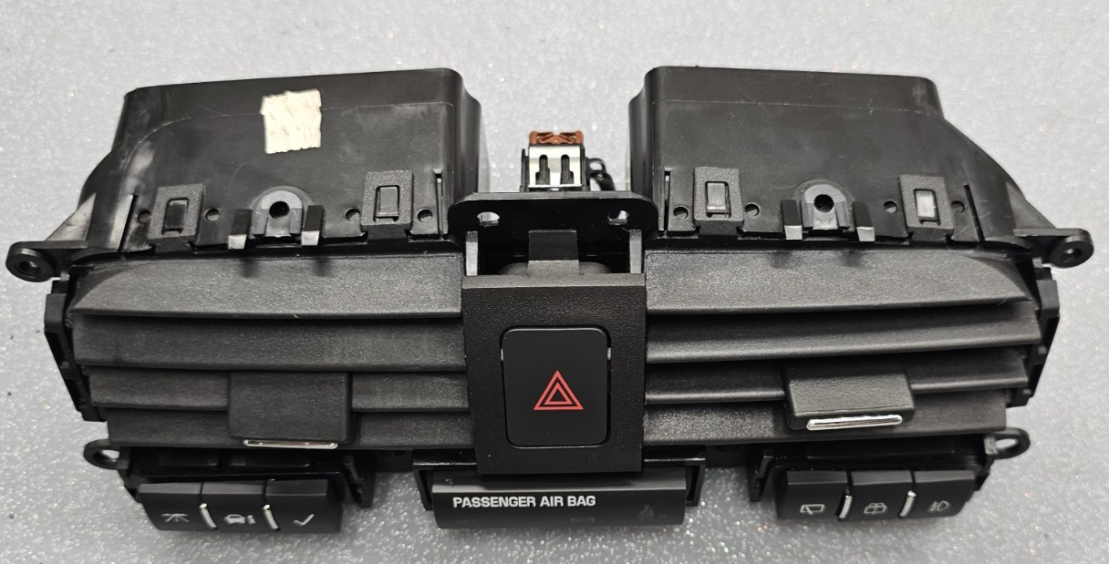 🔥07-09 CHEVROLET EQUINOX CENTER DASH A/C AIR VENT W/ HAZARD SWITCH BLACK OEM