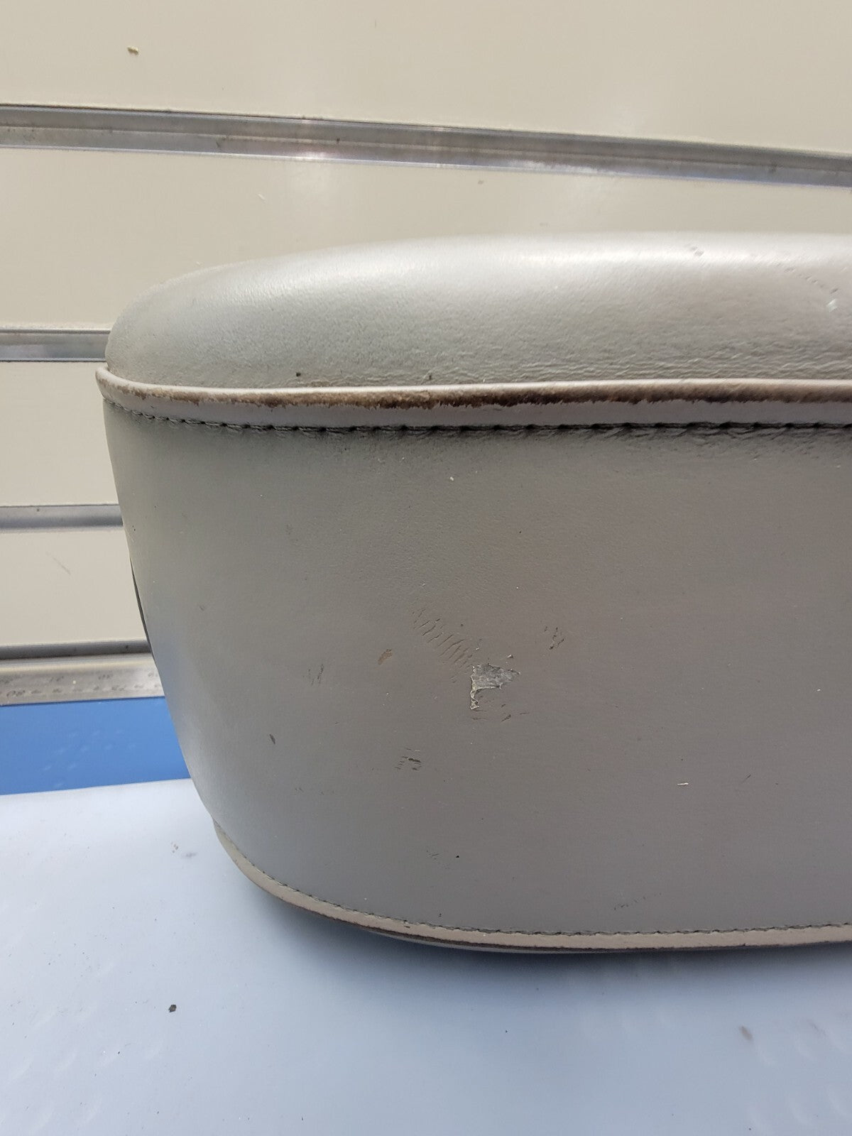 🔥2002-2005 Hyundai XG350 Center Console Arm Rest Lid Cover Tan OEM