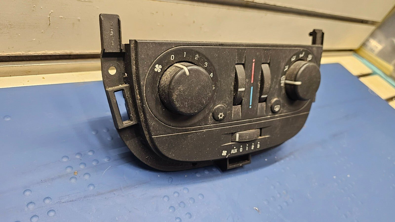 05-09 Montana Relay Uplander Terraza Dash Temperature AC Heater Climate Control