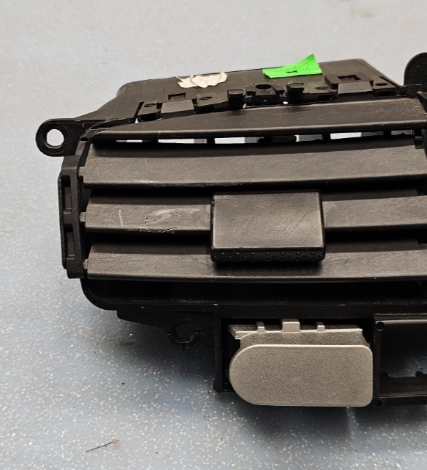 🔥05-06 Chevrolet Equinox Pontiac Torrent Front Dash Hazard AC Air Vent Grill