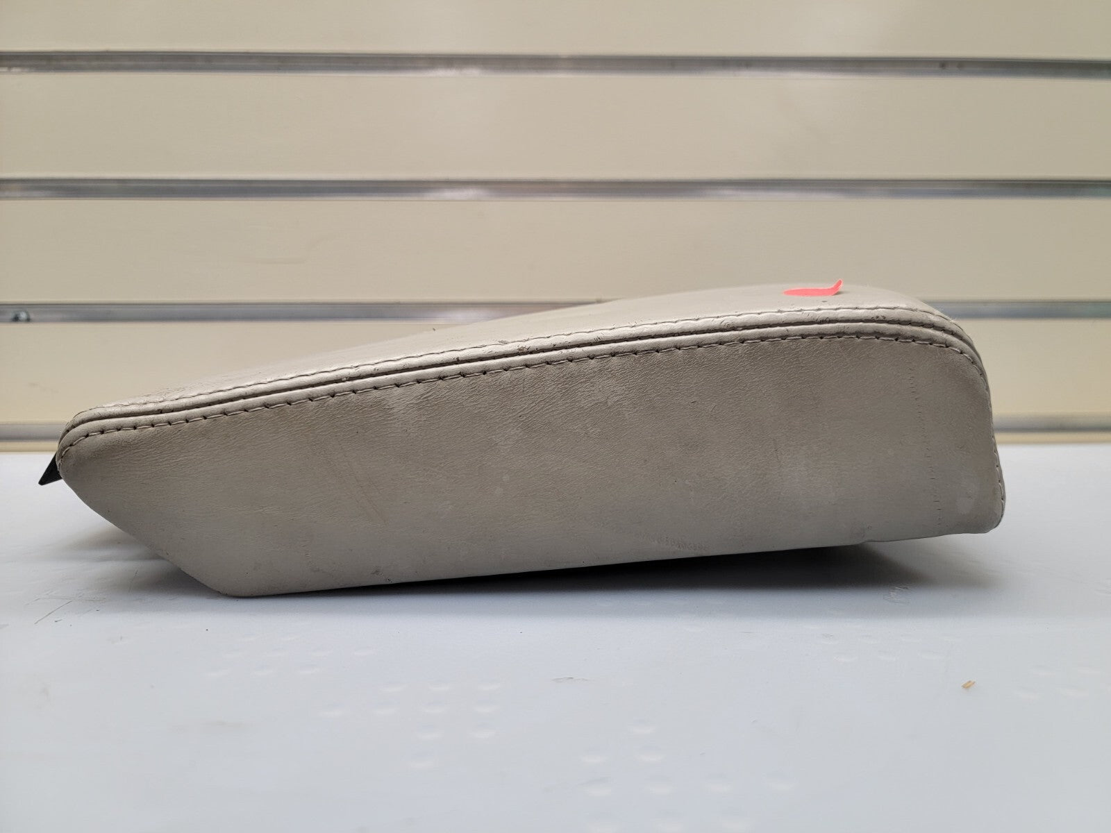 🔥2006-2010 Jeep Commander Center Console Armrest Lid Assembly OEM Gray