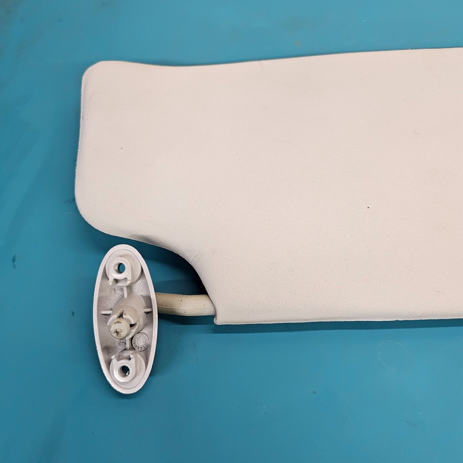 00-07 Ford Focus Driver Front Left Driver Cloth Sun Visor Sunshade W/Mirror Gray