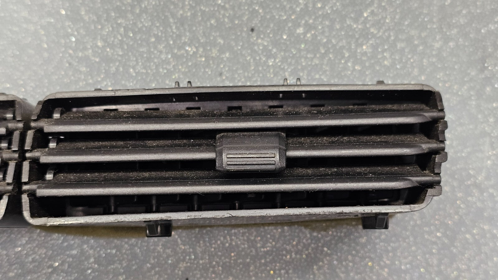 🔥08-11 Ford Focus Front Upper Center Dash Dual Air Vent Bezel Trim Panel Black