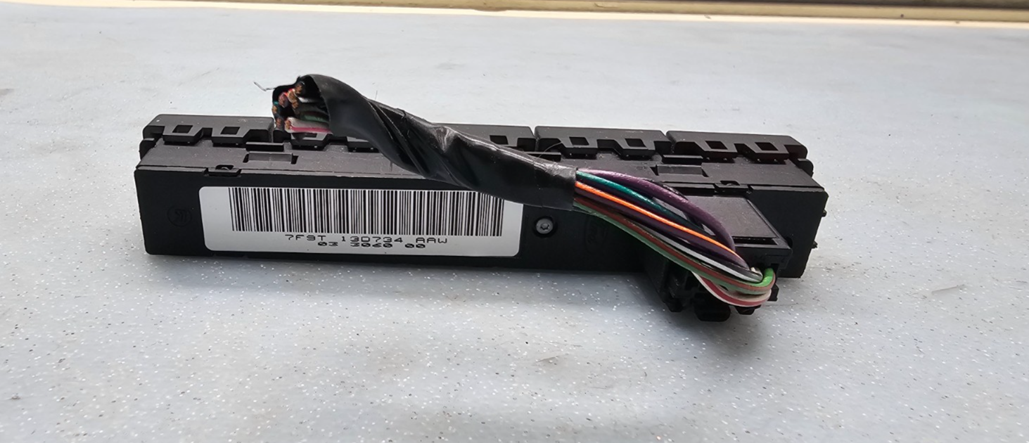 🔥05-07 FORD Five Hundred Hazard & Traction Control Dash Button