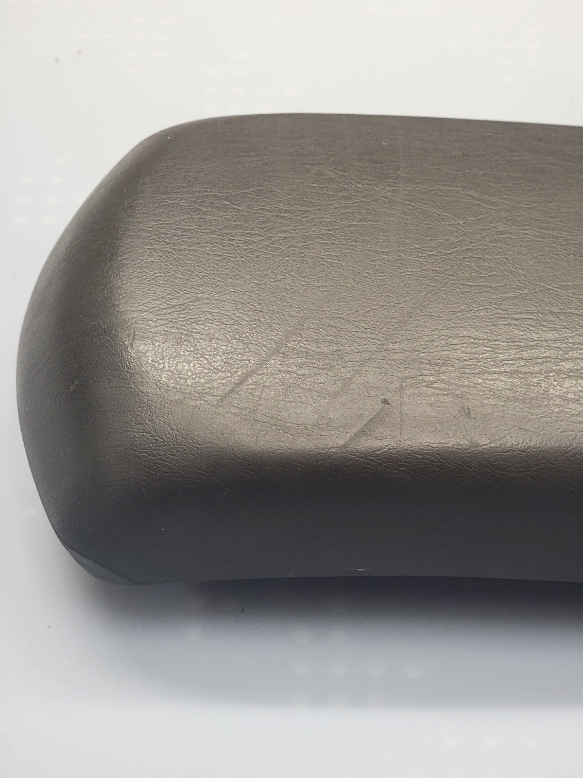 🔥04-07 Chevrolet Malibu Center Console Arm Rest Lid Door Cover OEM Pad Black