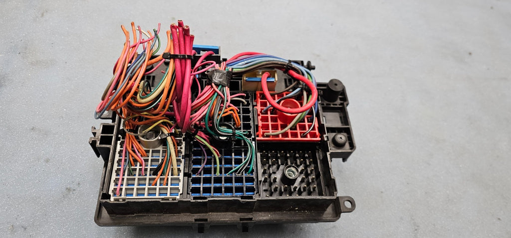 🔥06-07 Chevy Silverado Sierra Power Module Engine Unit Fuse Relay Box Junction
