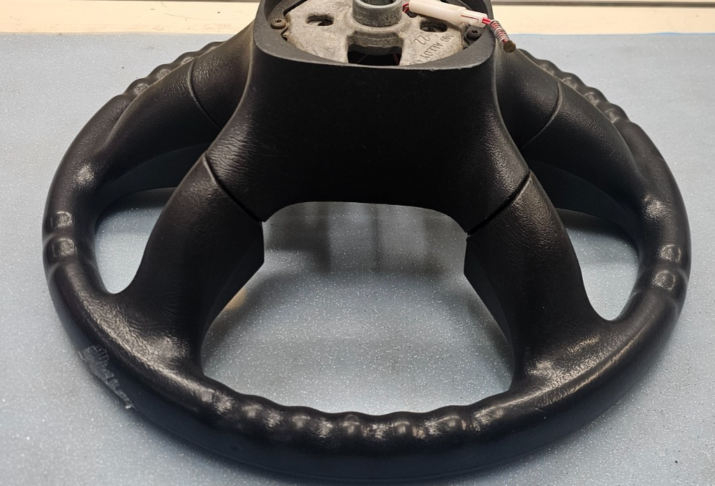 🔥03-06 SILVERADO SIERRA YUKON TAHOE SUBURBAN STEERING WHEEL LEATHER BLACK