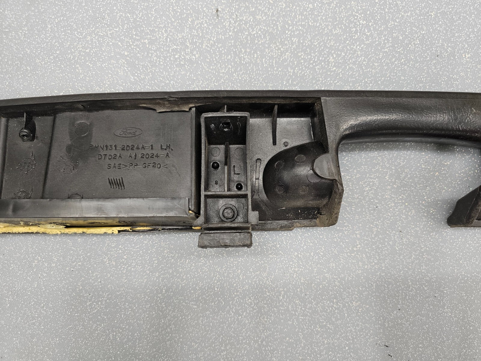 99-07 Ford F250 F350 EXCURSION DOOR PANEL ARMREST LEFT DRIVER HANDLE PULL BLACK