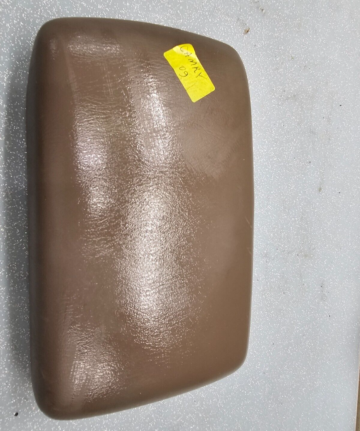 🔥07-11 TOYOTA CAMRY CENTER CONSOLE LID ARM REST COVER TOP PAD ASSEMBLY TAN OEM