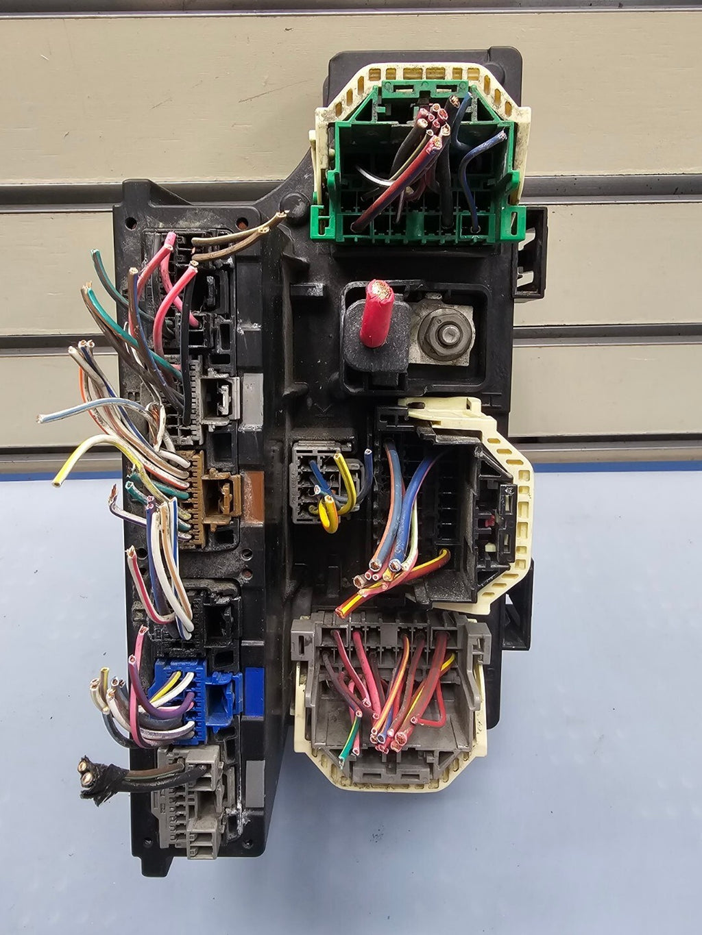 🔥08-09 Dodge Caliber Jeep Patriot Compass TIPM Power Module Relay Fuse Box OEM