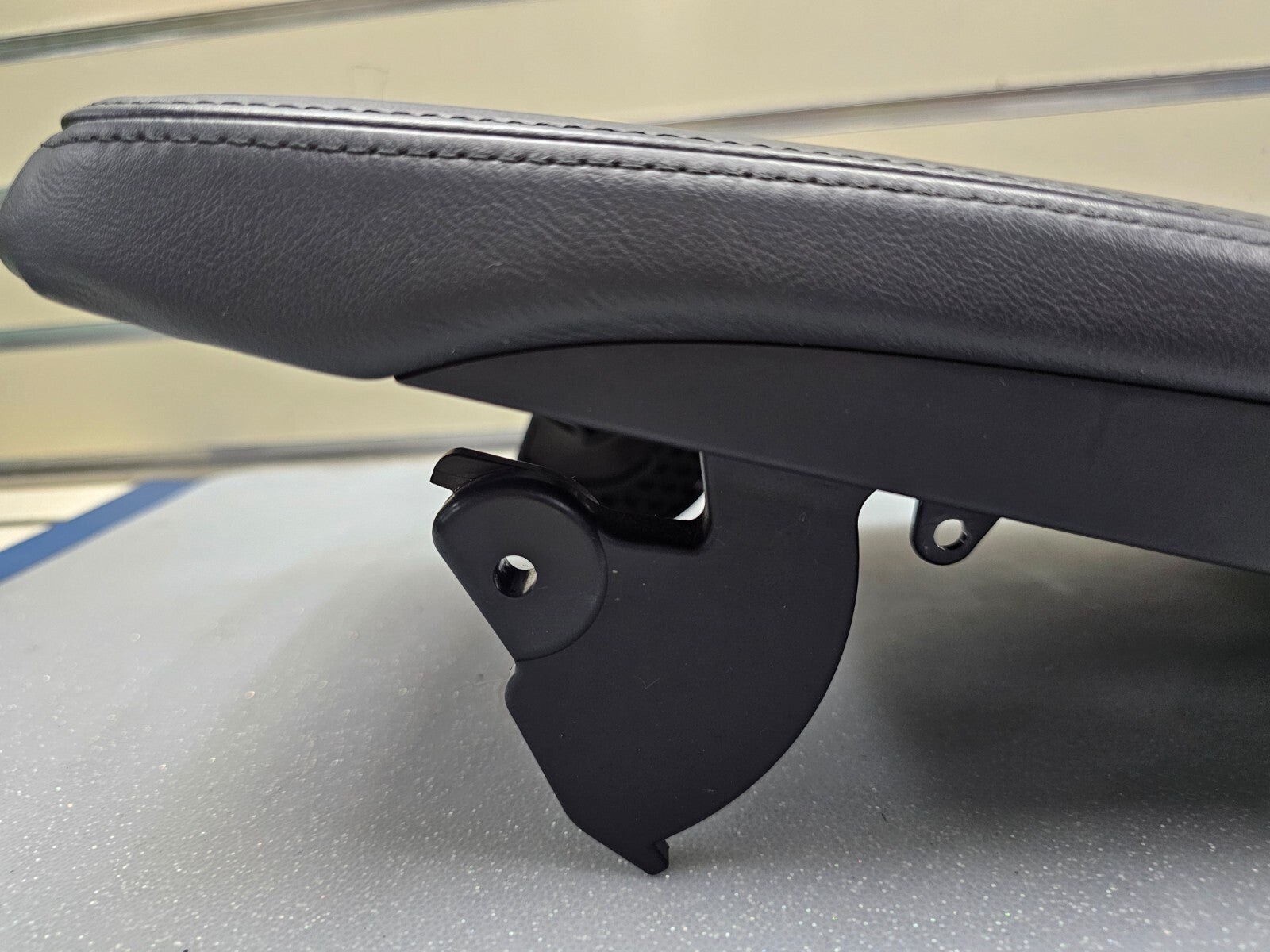06-11 LEXUS GS350 GS450 CENTER CONSOLE ARMREST COVER LID LEATHER ASSEMBLY BLACK