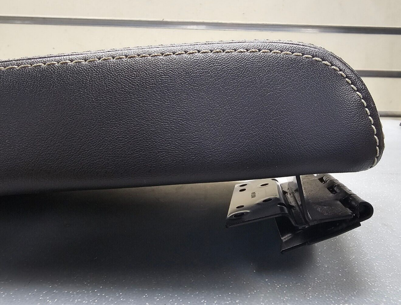 10-12 Fusion Milan Front Center Console Lid Armrest Cover Top Pad Assembly Black