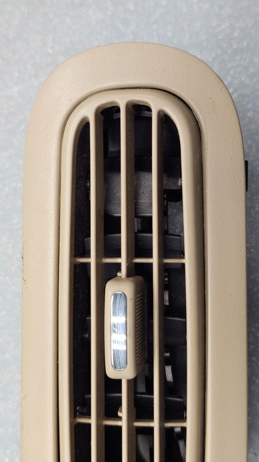 🔥00-06 FORD TAURUS DASH RIGHT PASSENGER AC A/C HVAC AIR VENT HEATER PANEL TAN