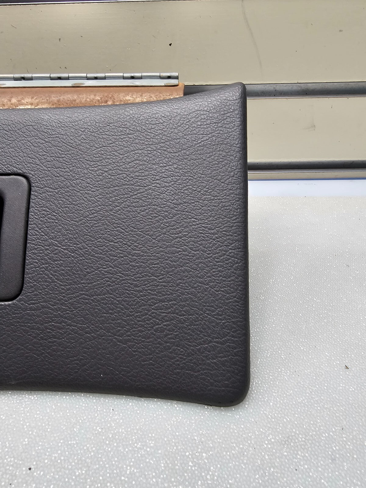 🔥99-04 FORD MUSTANG LX GT COBRA GLOVE JOCKEY BOX DASH STORAGE CUBBY BLACK OEM