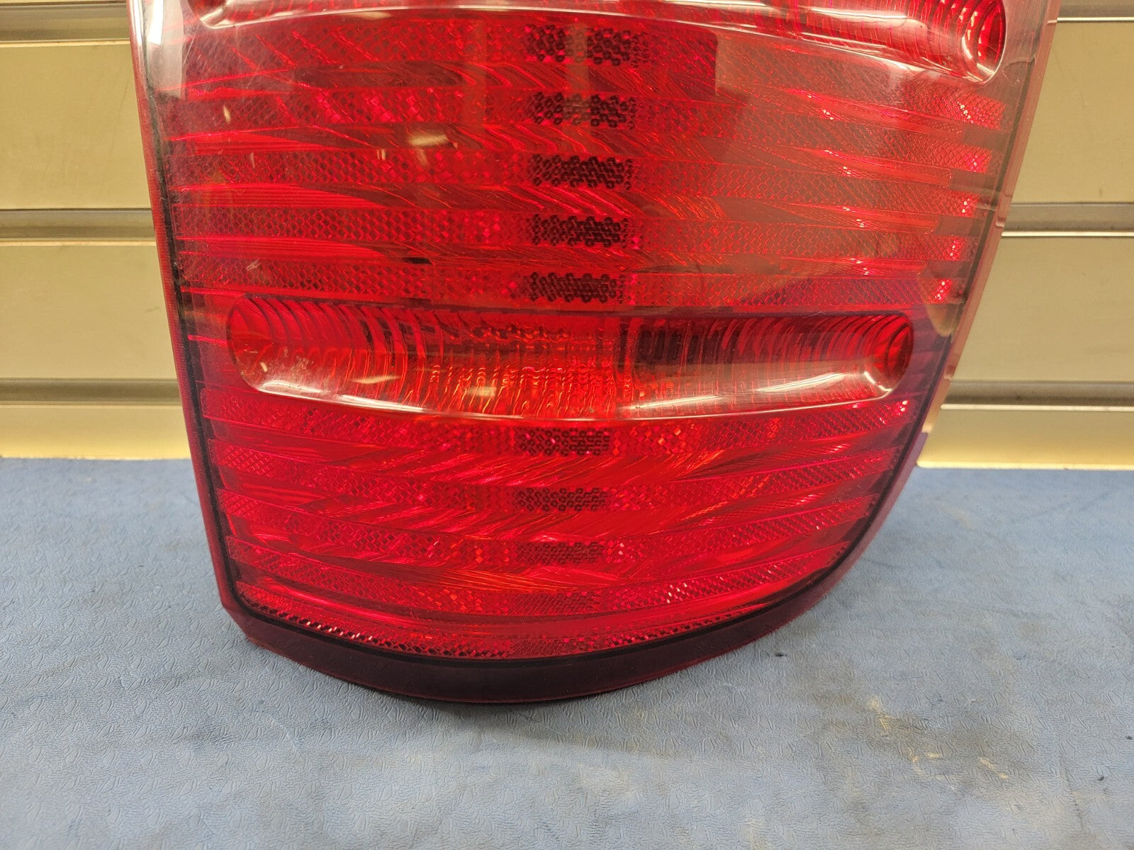 🔥2002-2005 Ford Explorer Left driver side Tail Light Lamp Assembly Chrome OEM